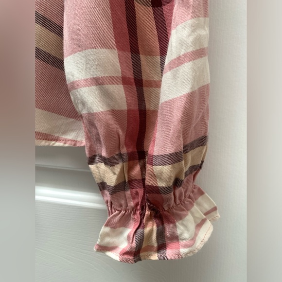 MEG & MARGOT - Picture 2 of 10